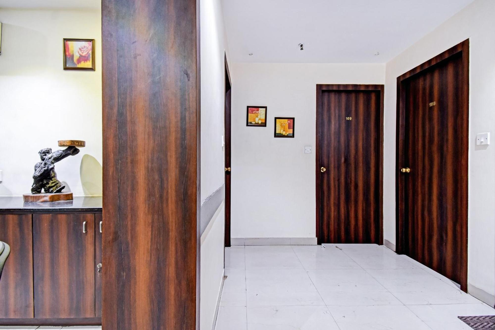 Collection O Motisarai Hotel Calcutta Buitenkant foto
