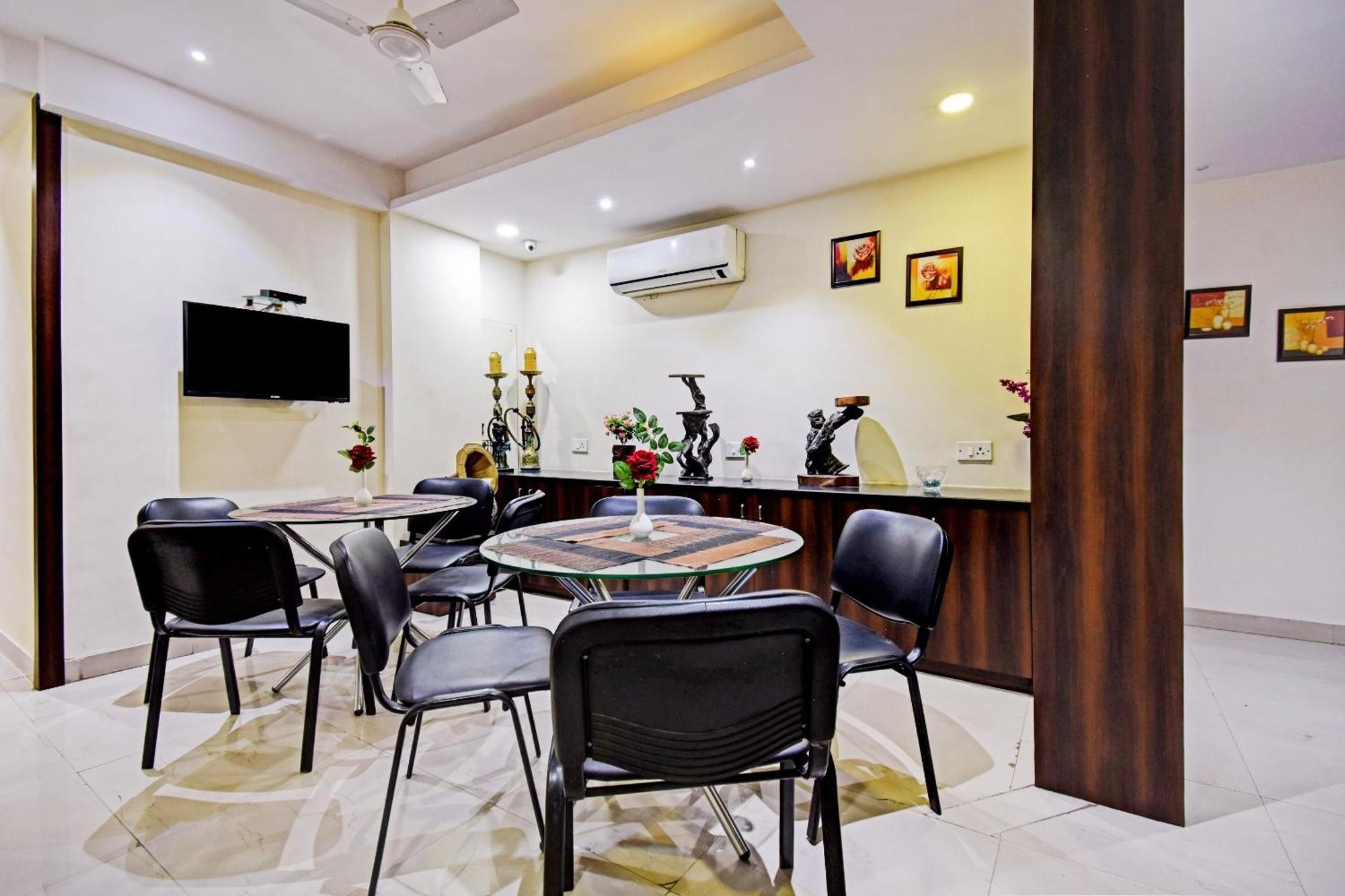 Collection O Motisarai Hotel Calcutta Buitenkant foto